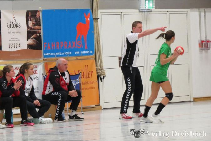 Trainer Christian Albat ist immer unter Strom. Er führte die Damen zum dritten Titel in fünf Jahren. Nun verlässt er die TuS Kriftel.