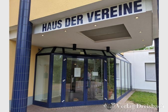 Nach 147-tägiger Pause war das Okrifteler Haus der Vereine endlich wieder Schauplatz einer Stadtverordnetenversammlung. Bereits beim Eintritt gab es angesichts der Corona-Pandemie bestimmte Regeln einzuhalten.