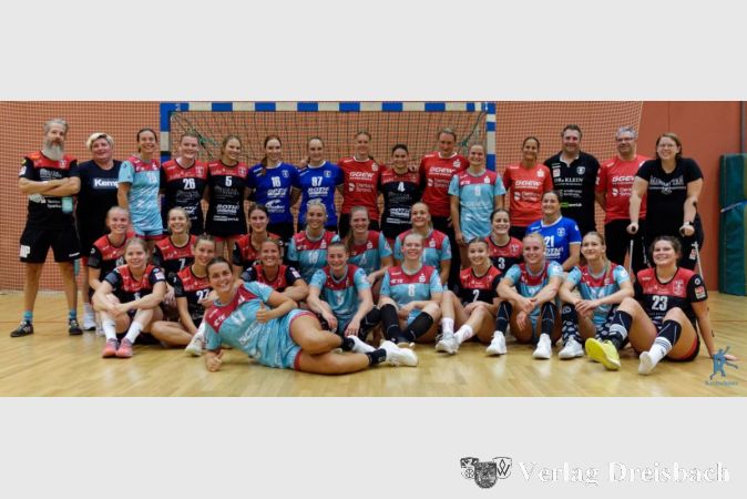 Die beiden Teams der TSG Eddersheim und der HSG Bensheim/ Auerbach.