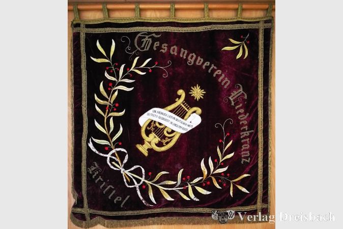 Die Vereinsfahne des Gesangverein Liederkranz 1860 Kriftel e.V., die nun wieder im haus der Vereine einen Platz bekommen hat.