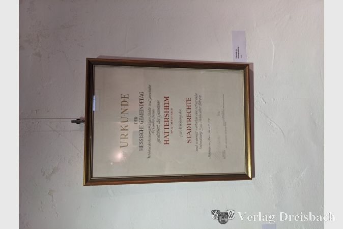 Diese Urkunde erhielt die Stadt Hattersheim am 11. September 1970 anlässlich der Verleihung der Stadtrechte vom Hessischen Gemeindetag.