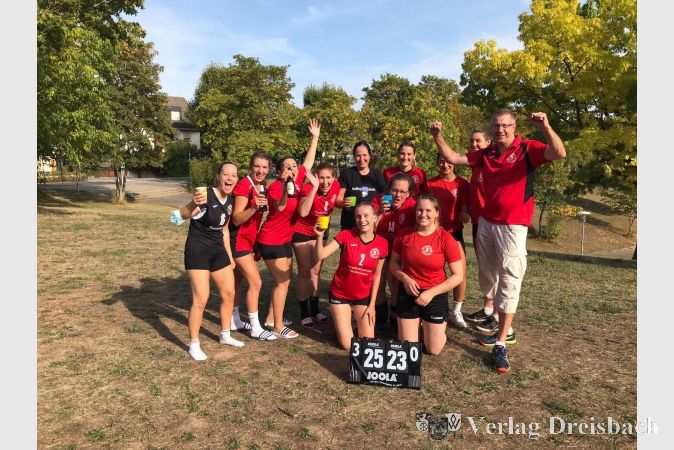 Für Kriftel spielten: Selina Atastöken, Maya Büchi, Britta Deiters, Sarah Feuerstein, Veronika Hermann, Anne Hoell, Natascha Kreitling, Natascha Kowalski, Svenja Küster, Marion Mittermeier und Dana Zajac. Trainer Klaus Hermann