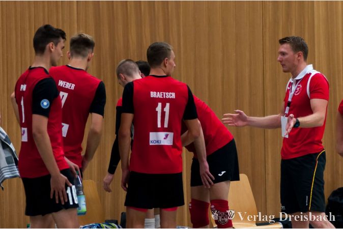 Trainer Tim Schön hat Redebedarf.