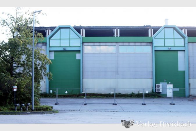 Die Halle der Wertstoffsortieranlage am Steinmühlenweg soll für den neuen Wertstoffhof teilweise mit genutzt werden, die Hauptfläche wird aber hinter dem Gebäude entstehen.