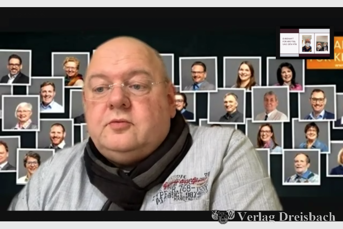 Thomas Rieger, der Kreisbrandmeister des MTK, berichtete über die zusätzlichen Gefahren für Feuerwehrleute bei Einsätzen während der Pandemie.