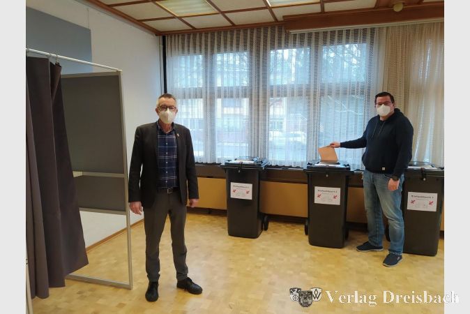 Ein Blick ins Wahlbüro im Saal I des Rat- und Bürgerhauses.