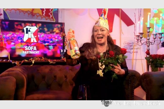Sitzungspräsidentin Heike Wölfel führte routiniert und gut gelaunt durch den närrischen Abend.