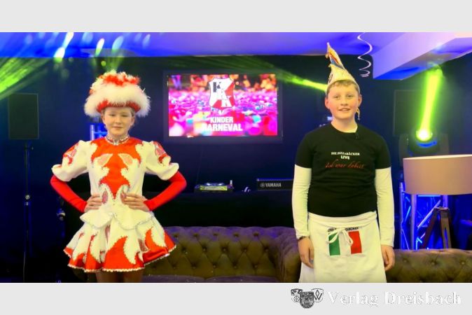 Gardemädchen Selina und der junge Pizzabäcker Noah komplettierten das Moderations-Dreigestirn.