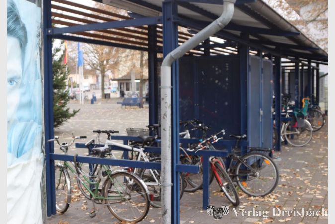Die Kommunen versuchen durch verbesserte Abstellmöglichkeiten inklusive abschließbarer Boxen wie am Flörsheimer Bahnhof mehr Sicherheit vor Diebstahl zu schaffen. Kreisweit gesehen, klappte dies 2020 nicht so ganz. 289 geklaute Drahtesel bedeuteten einen Anstieg um 12,0 Prozent im Vergleich zu 2019.