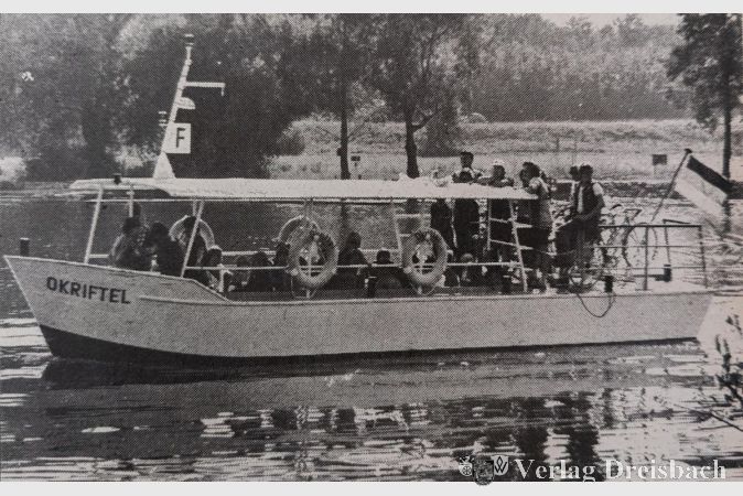 Die Jungfernfahrt der "Okriftel" am 5. September 1981.