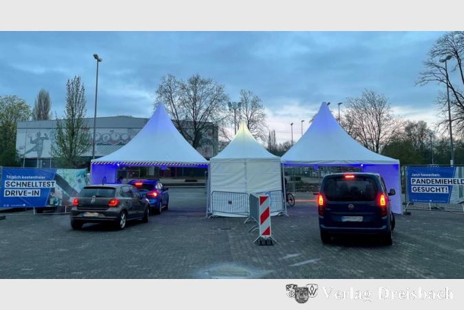 Digital einchecken, Abstrich machen und etwa 15 Minuten später zum Testzertifikat: Abgesehen von der Testung läuft beim „Corona-Testival“ mittels App alles digitalisiert.
