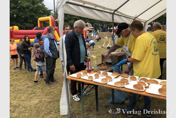 Dass wie hier zuletzt 2019 die Ferienspiele mit einem Fest mit Eltern, Großeltern und Gegrilltem gefeiert wurden, muss in diesem Jahr entfallen, die Stadt verspricht dennoch viel Spaß in "Hüttenbach".