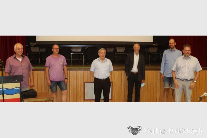 Vereinsring-Vorstand auf Abstand (v.l.): Vorsitzender Bodo Knopf, sein Stellvertreter Norbert Loreth, Kassierer Heribert Windl, die Beisitzer Heinz-Günther Eberth und Daniel Weiß sowie Internet-Referent Alexander Feist. In Abwesenheit gewählt wurden Schriftführerin Brigitte Faller sowie die Beisitzer Markus Kilb, Hans-Joachim von Kiel und Heiko John.