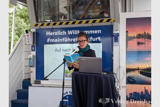 Die Autorin Simone Veenstra las aus ihrem Roman "Auf nach irgendwo!" vor.