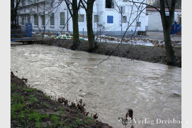 Hochwasser am Schwarzbach im Jahre 2003.