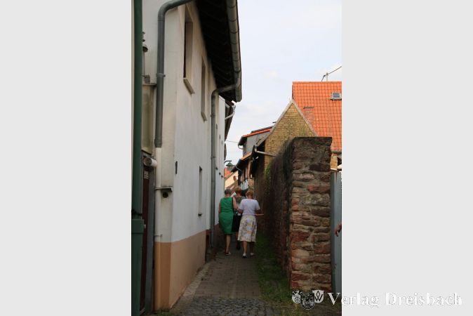 Die Führung führte auch durch Eddersheims enge Gassen.