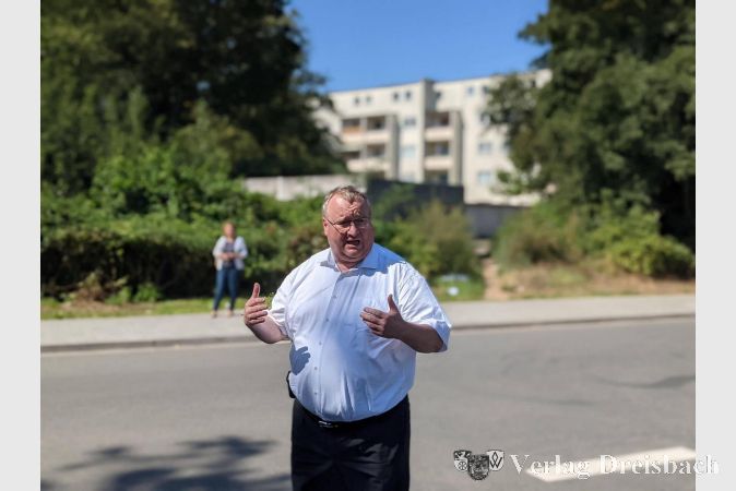 Bürgermeister Klaus Schindling hielt anlässlich der Eröffnung des frisch sanierten Südrings am Mittwoch eine kurze Rede.