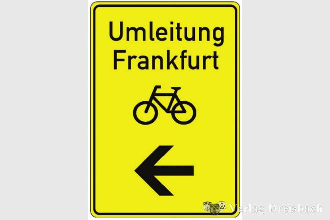 Umleitungschild auf wichtigen Hauptradrouten: Zwischenwegweiser mit Zielangabe.