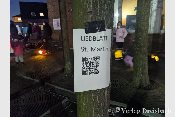 Digital ist besser: Alternativ zu den Liedblättern in Papierform konnte man die Texte auch via QR-Code auf dem Smartphone abrufen.