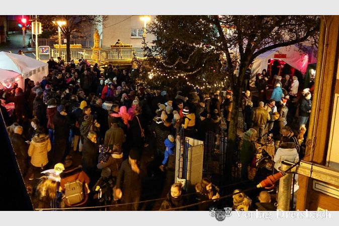 Der Weilbacher Adventsmarkt - hier in der jüngsten Ausgabe im Jahr 2019 - fällt ein weiteres Mal den hohen Corona-Infektionszahlen zum Opfer. Der Vereinsring entschied sich zur Absage.