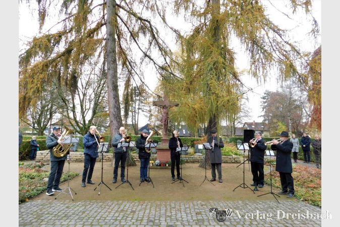 Die Kapelle Stüben sorgte für den angemessenen musikalischen Rahmen.