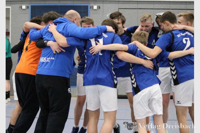 Große Freude bei den Jungs der B2 nach dem Sieg gegen den Tabellenführer.