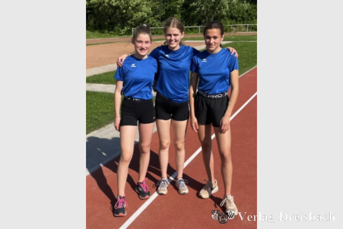Von links nach rechts: Lenya Stauder, Nina May, Sarah Hennig.