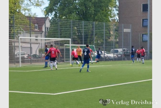 Das Tor zum 1:2 in Sossenheim durch Mohamed Elbay.