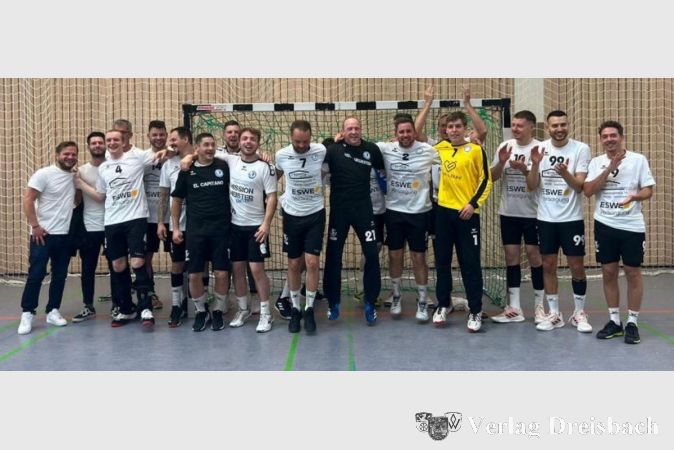 Das war es für den Meister: Die HSG Hochheim/Wicker verabschiedete sich nach der Heimniederlage gegen die TSG Oberursel aus der Saison.