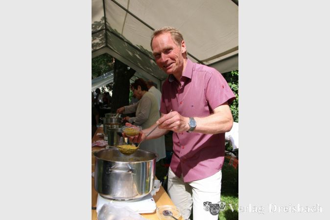 Der Gewinner des Suppenwettbewerbs, Jürgen Königs, durfte sich über viel Anerkennung freuen.
