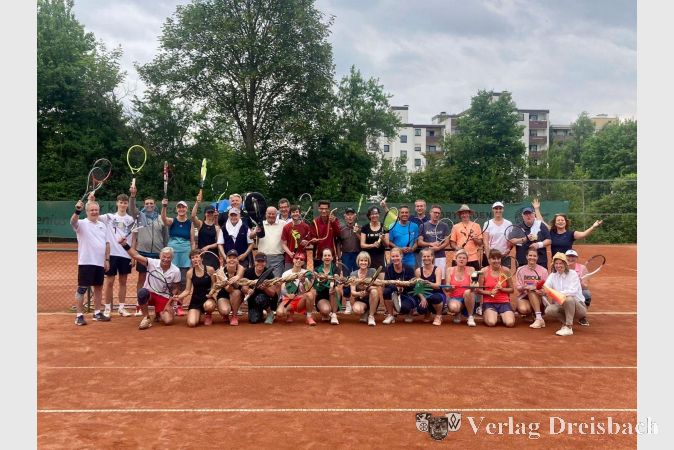 Der Jubel über die bevorstehende Öffnung der Schatzkiste war groß.