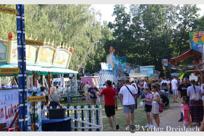 Der Festplatz in Okriftel war über die Pfingsttage gut besucht.