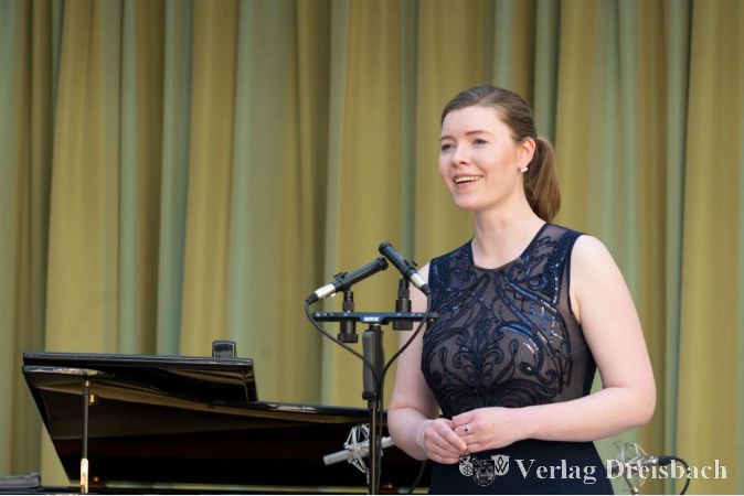 Sonja Außner (Mezzosopran).