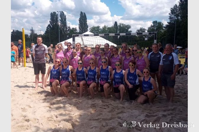 Die weibliche B-Jugend zog gleich mit zwei Beach-Teams ins Hessen-Finale ein.