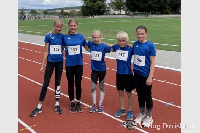 V.l.n.r.: Vanessa Hermann, Johanna Höhn, Anastasia Breuninger, Fred Neubehler, Isabelle Oberacker.