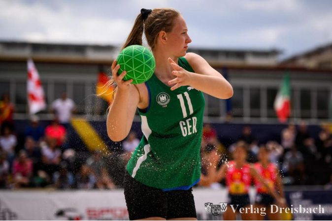 Torfrau Yasmin Koczy zählt zu den besten deutschen Nachwuchs-Handballerinnen im Sand.