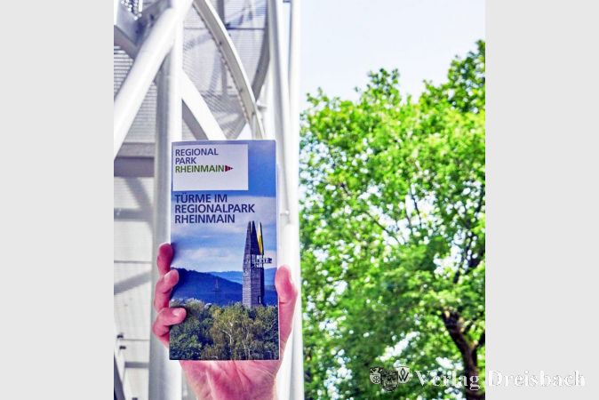 Eine neue Broschüre informiert über interessante Aussichtstürme im Regionalpark.
