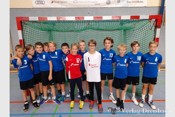 Teamfoto der männlichen D-Jugend beim "Fledermaus-Cup" in Idstein.