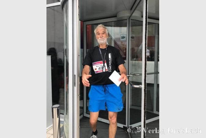 Geschafft! Bernd Zürn nach dem Treppenlauf im Testturm Rottweil.