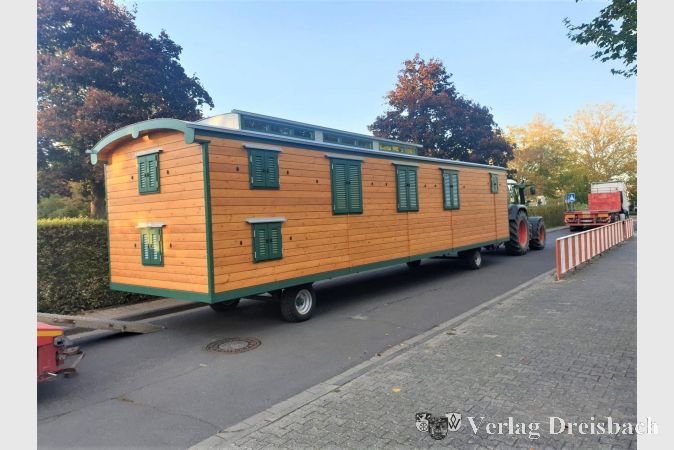 Seit Mittwoch, 12. Oktober, steht der neue Bauwagen auf dem Gelände der Natur-Gruppe der "Villa Kunterbunt".