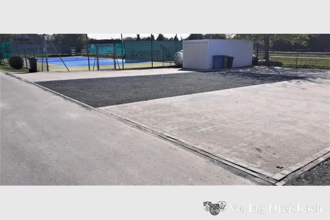 Der Parkplatz am MTHC-Gelände in Eddersheim hat im vergangenen Monat einen neuen Belag erhalten.