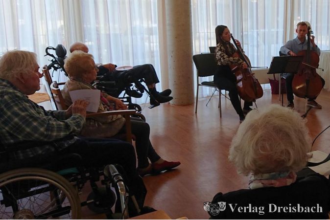 Sanami Akizuki und Janis Marquard bescherten dem Publikum im Kursana Domizil einen abwechslungsreichen Musiknachmittag.