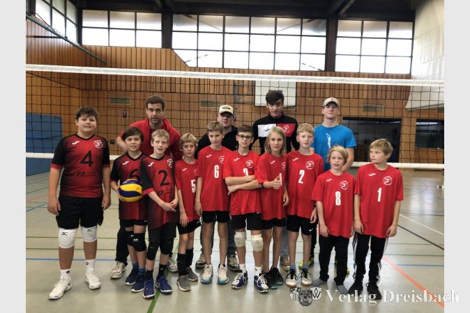 Die U13 Jungs der Krifteler Volleyballer spielten in der heimischen Halle groß auf.
