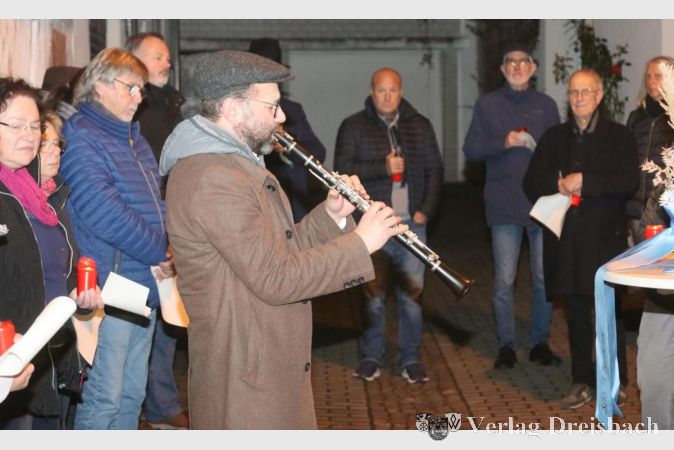 Klarinettist Roman Kuperschmidt untermalte das Gedenken mit mehreren Klezmerstücken.