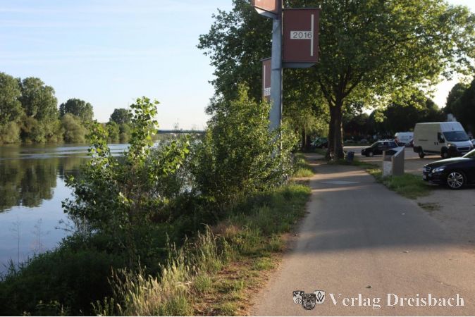 Die Promenade direkt am Wasser - mit diesem Pfund kann Flörsheim wuchern. Einig sind sich die Fraktionen, dass der Uferbereich aufgepeppt werden soll, über den Umfang gab es nun erneut Diskussionen.