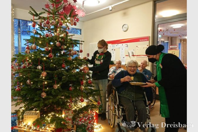 Baumschmücken am 4. Advent.