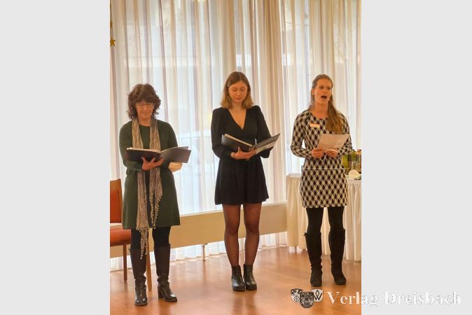 Die drei singenden „Engel“: Andrea Post, Ellen Geisel und Carina Nitzling.