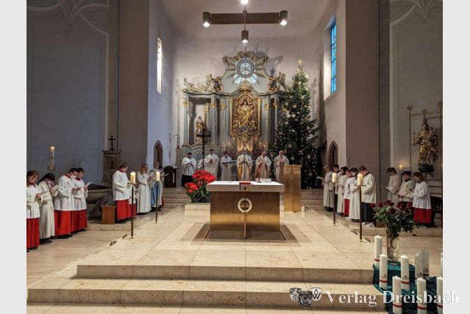 Am vergangenen Sonntag fand in der Hofheimer Pfarrkirche St. Peter und Paul der Gründungsgottesdienst der neuen Pfarrgemeinde St. Elisabeth statt.
