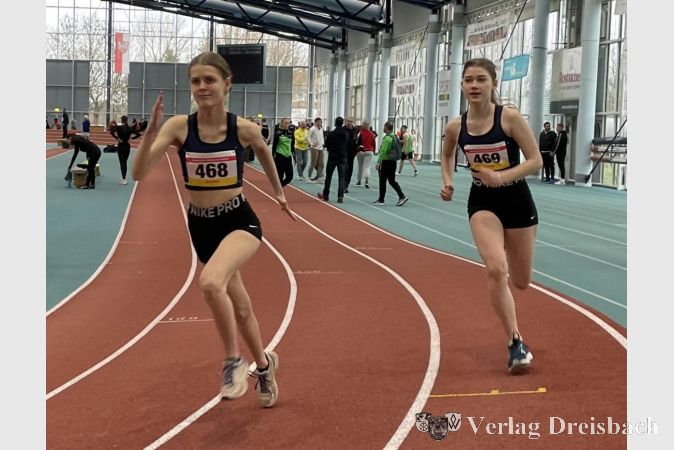 Links Nina May, rechts Lenya Stauder.