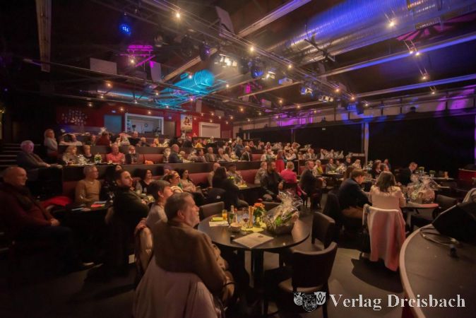 Ein pickepackevolles ShowSpielhaus: Stolze 120 Gäste wohnten dem Parlamentarischen Abend bei.
